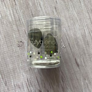 Micro Mini beautyblender in black